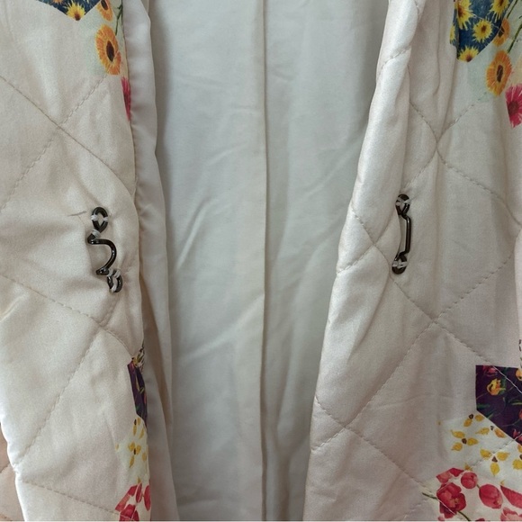 NEW Samantha Sipos Quilted Sunburst Coat - Picture 5 of 16